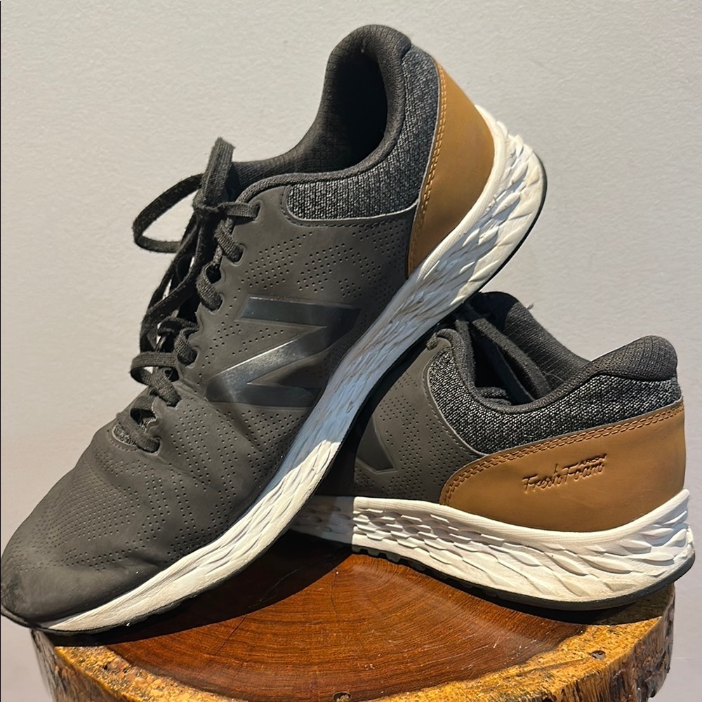 New Balance EUC Athletic Gray and Tan Sneakers Fresh Foam Midsole Size 1…